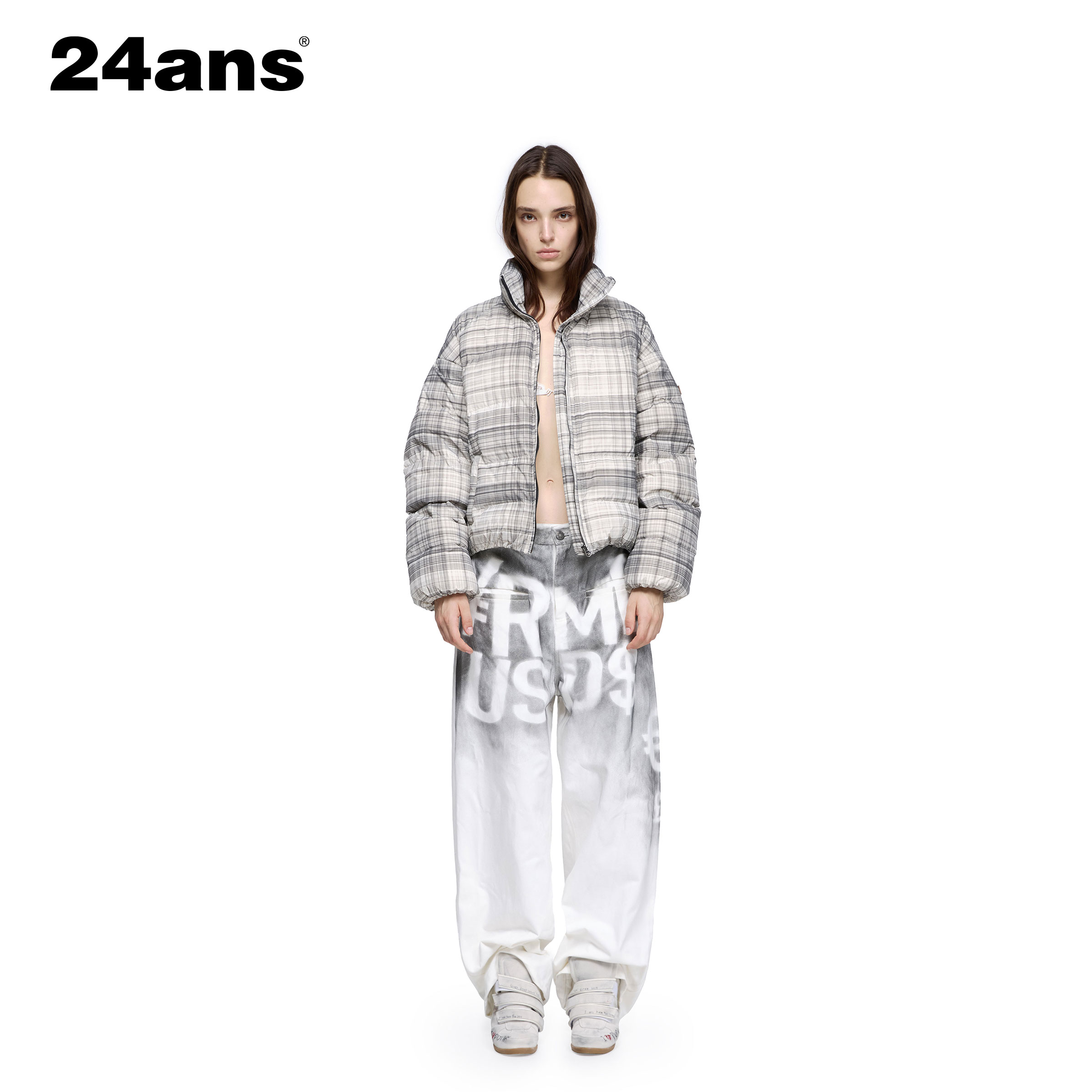 24ANS LTD一直备受海外明星时尚博主青睐 | 线条格纹羽绒服