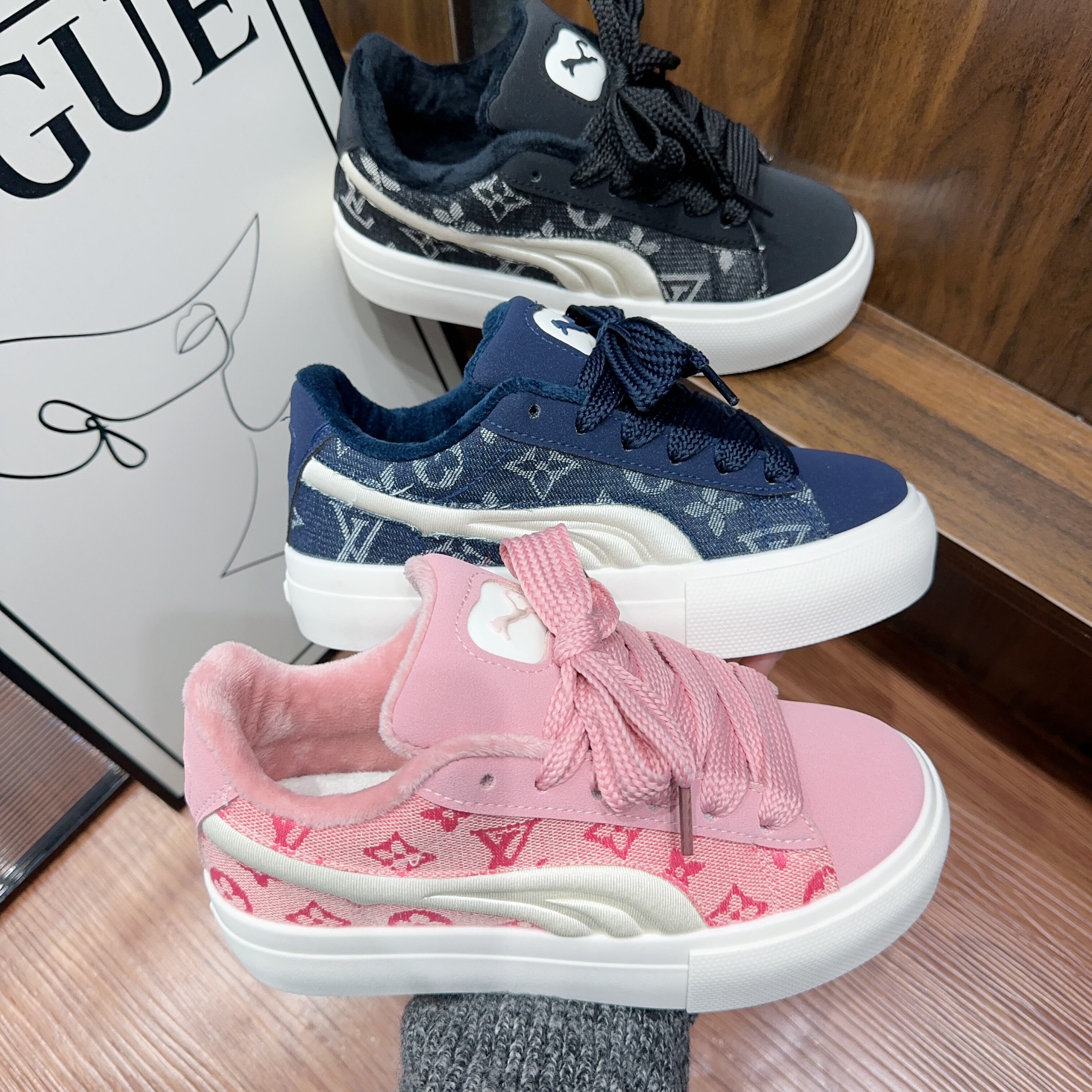 冬季厚底加绒女款配裙子百搭板鞋小众面包鞋休闲鞋刺绣款面包鞋