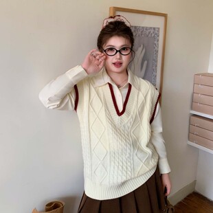 胖mm学院风宽松显瘦百搭 女装 YUZI 鱼子撞色麻花毛衣马甲特大码