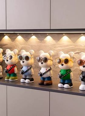 网红旅行熊客厅摆件轻奢