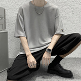灰色