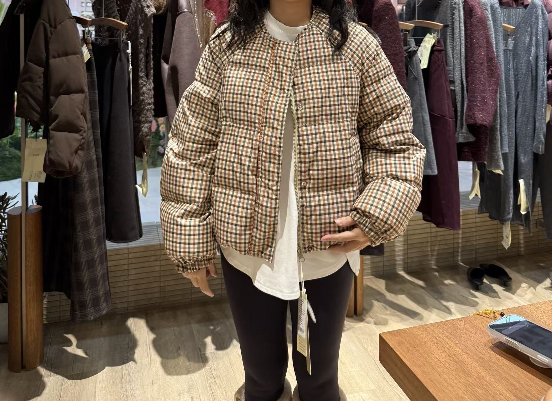 郑沅沅韩系女士格子两面穿羽绒服外套12.8 M码 衣长58 胸围112