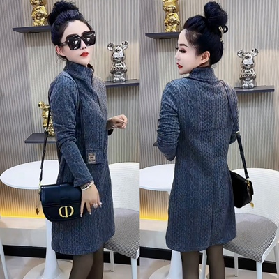 2023秋冬季高级感洋气减龄连衣裙