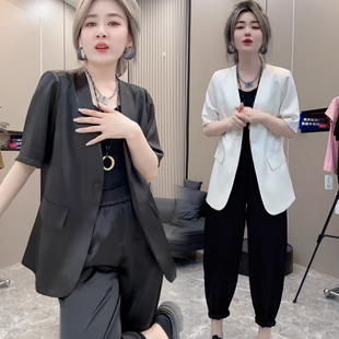 夏天休闲短袖西装外套女薄款2025新款夏季小外搭独特爆款半袖西服