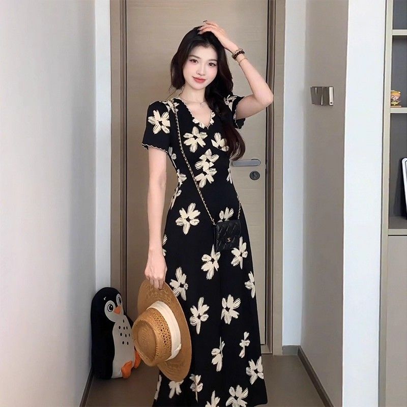 大码胖mm法式V领碎花连衣裙
