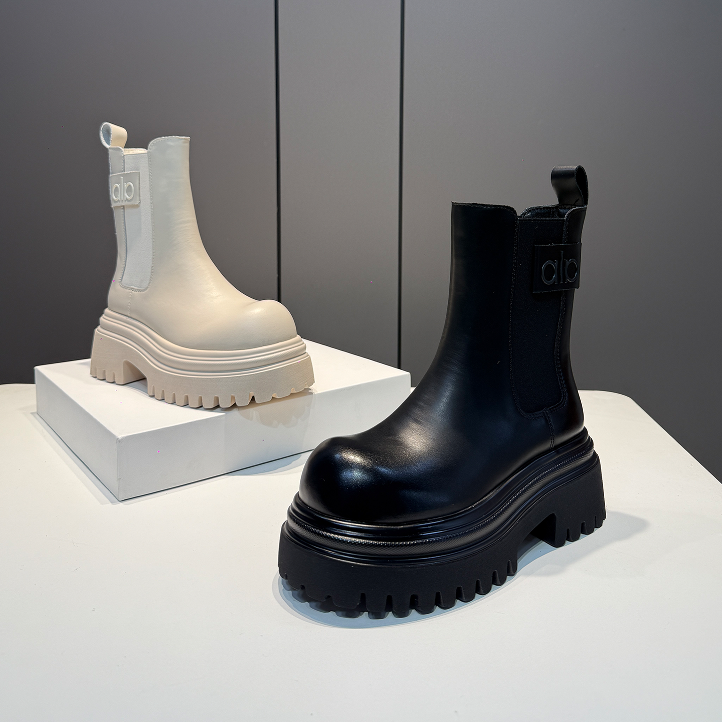 时尚增高烟筒靴女2025秋冬新款