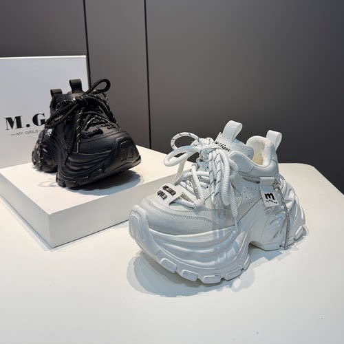 2025秋冬新款老爹鞋女时尚增高