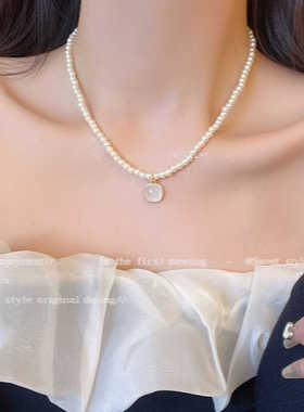 气质温柔小众高亮珍珠项链仿玉髓