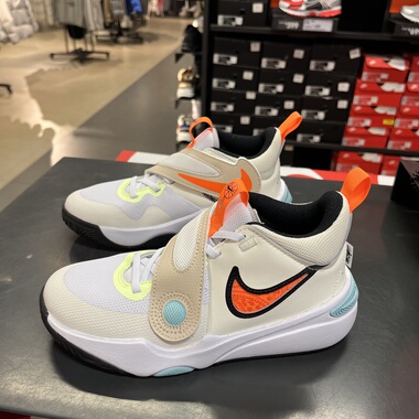 Nike/耐克 大童防滑耐磨低帮透气缓震篮球鞋HF5735-181