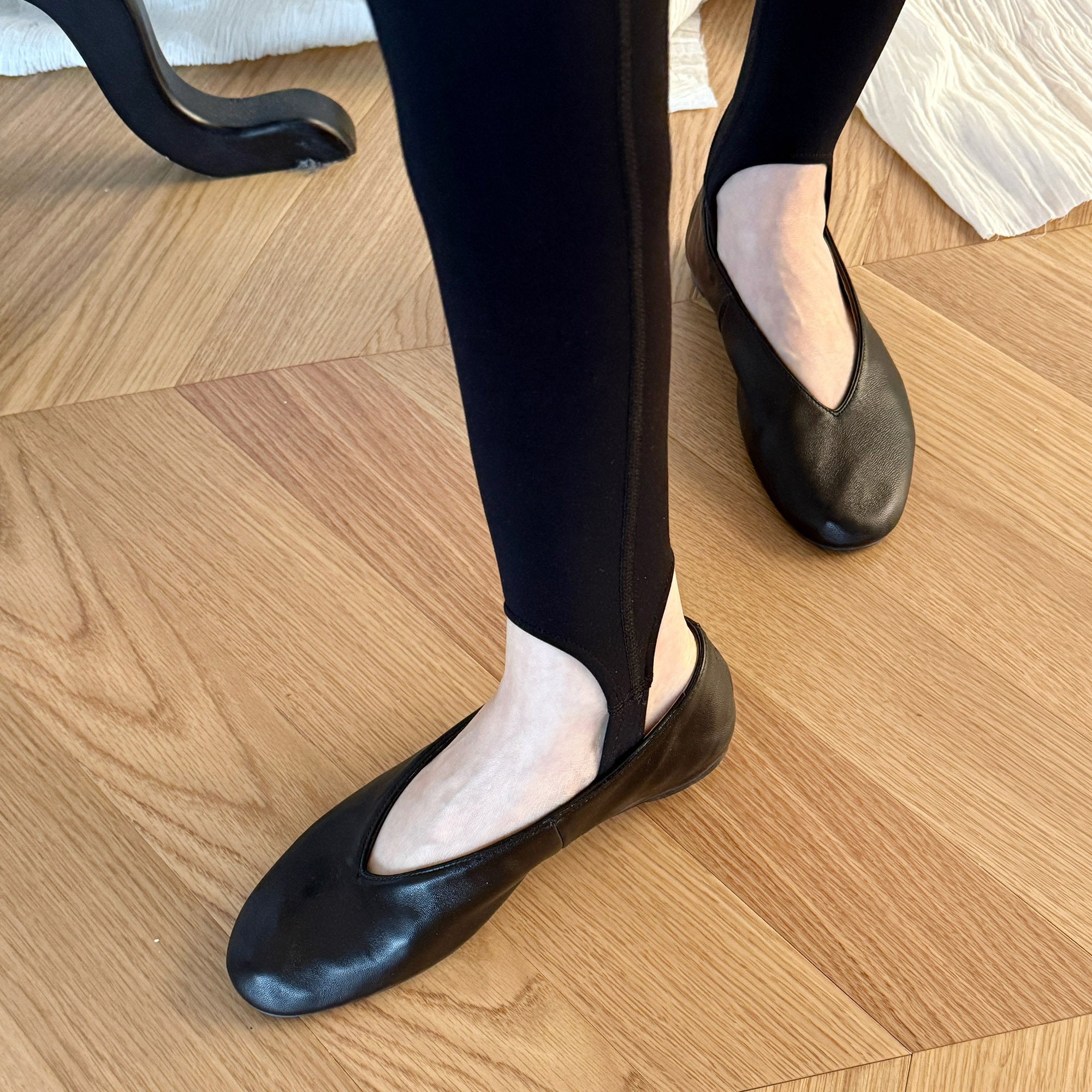 widelia陈魅儿2026春季新款 高级百搭浅口复古法式芭蕾鞋休闲单鞋