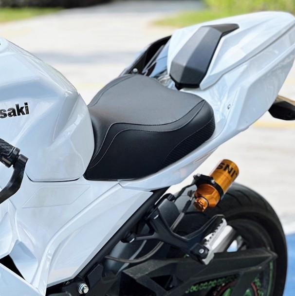 川崎忍者Ninja400增高坐垫忍4摩托车舒适款降低2CM前座包改装直上图片
