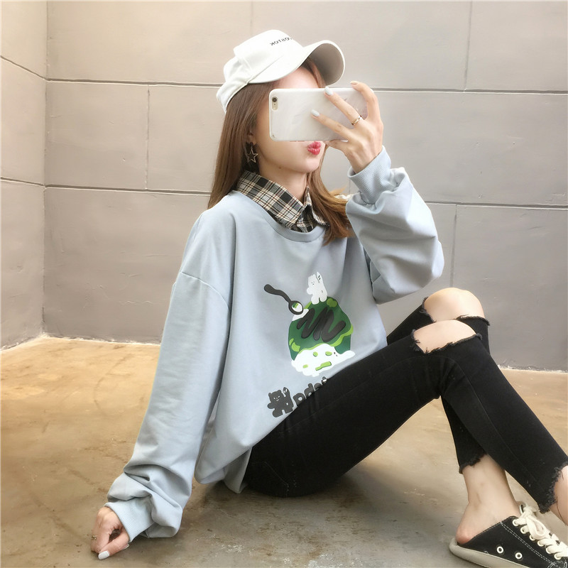 Real shot autumn clothes loose and fattening women's clothes 200 Jin fat mm fat sister shows thin long sleeve sweater woman