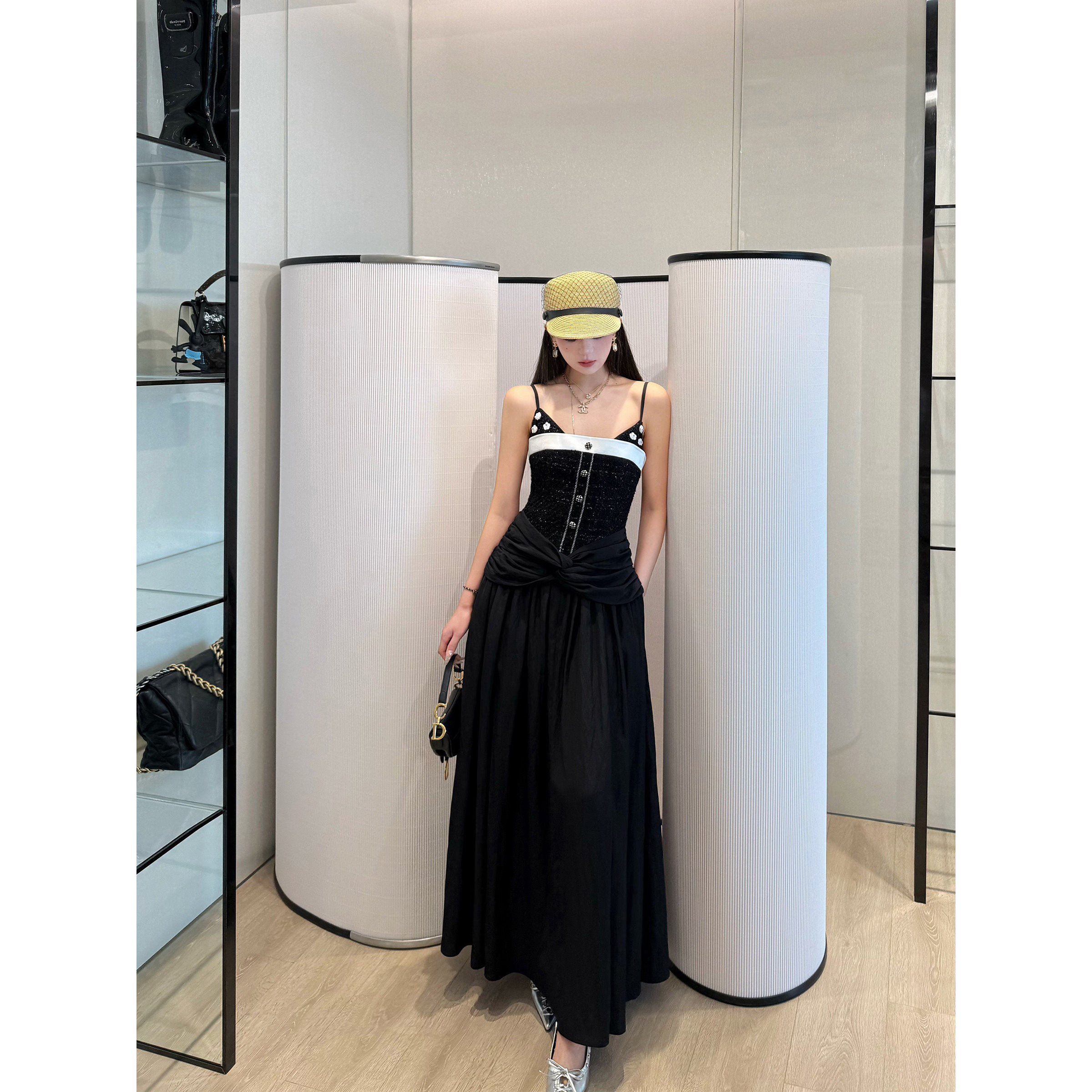 NancyCavally专柜款垂顺肌理羊毛  气质名媛钉珠花叠褶小香吊带裙