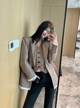 NancyCavally复古格纹西装三件套