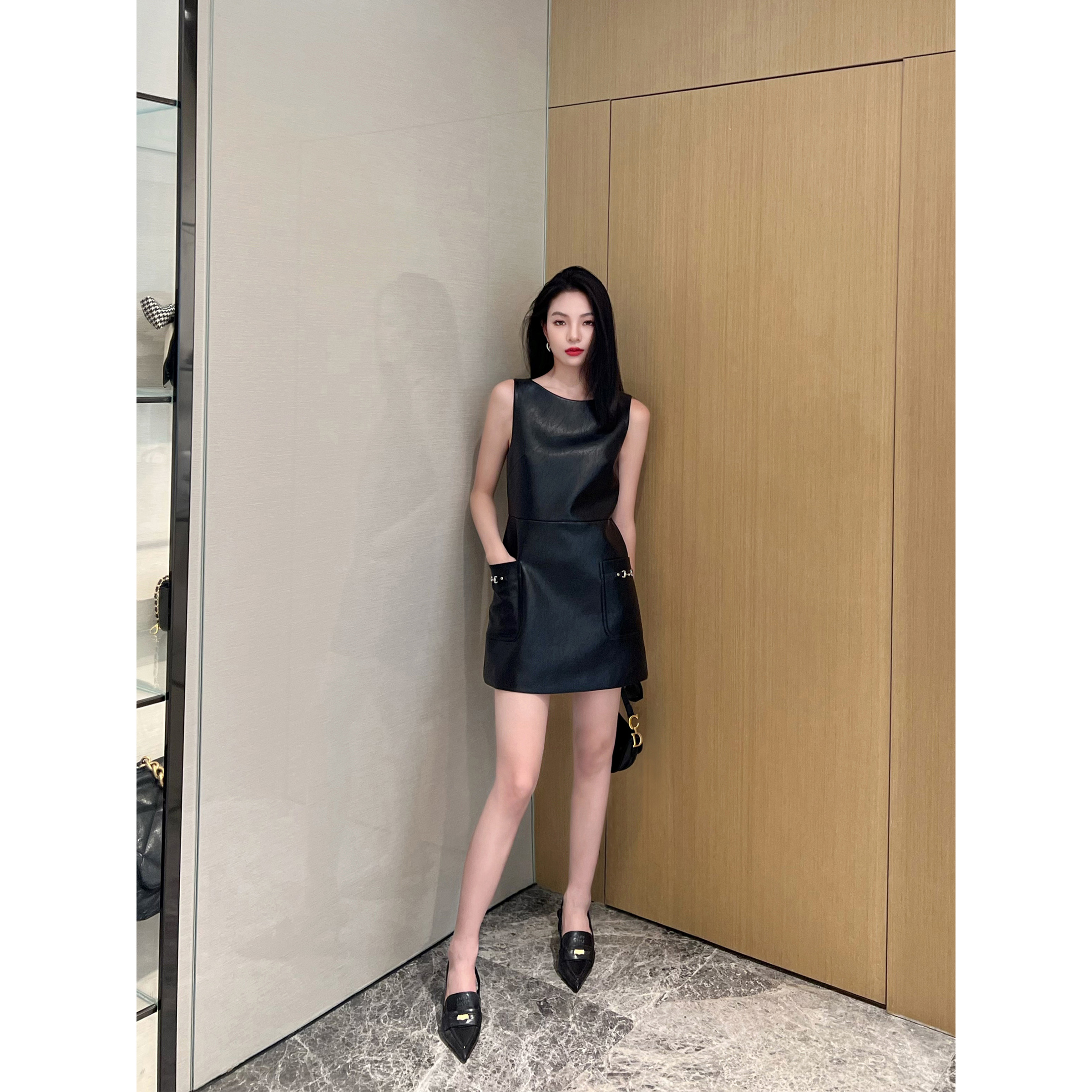 NancyCavally摩登極简无袖连衣裙