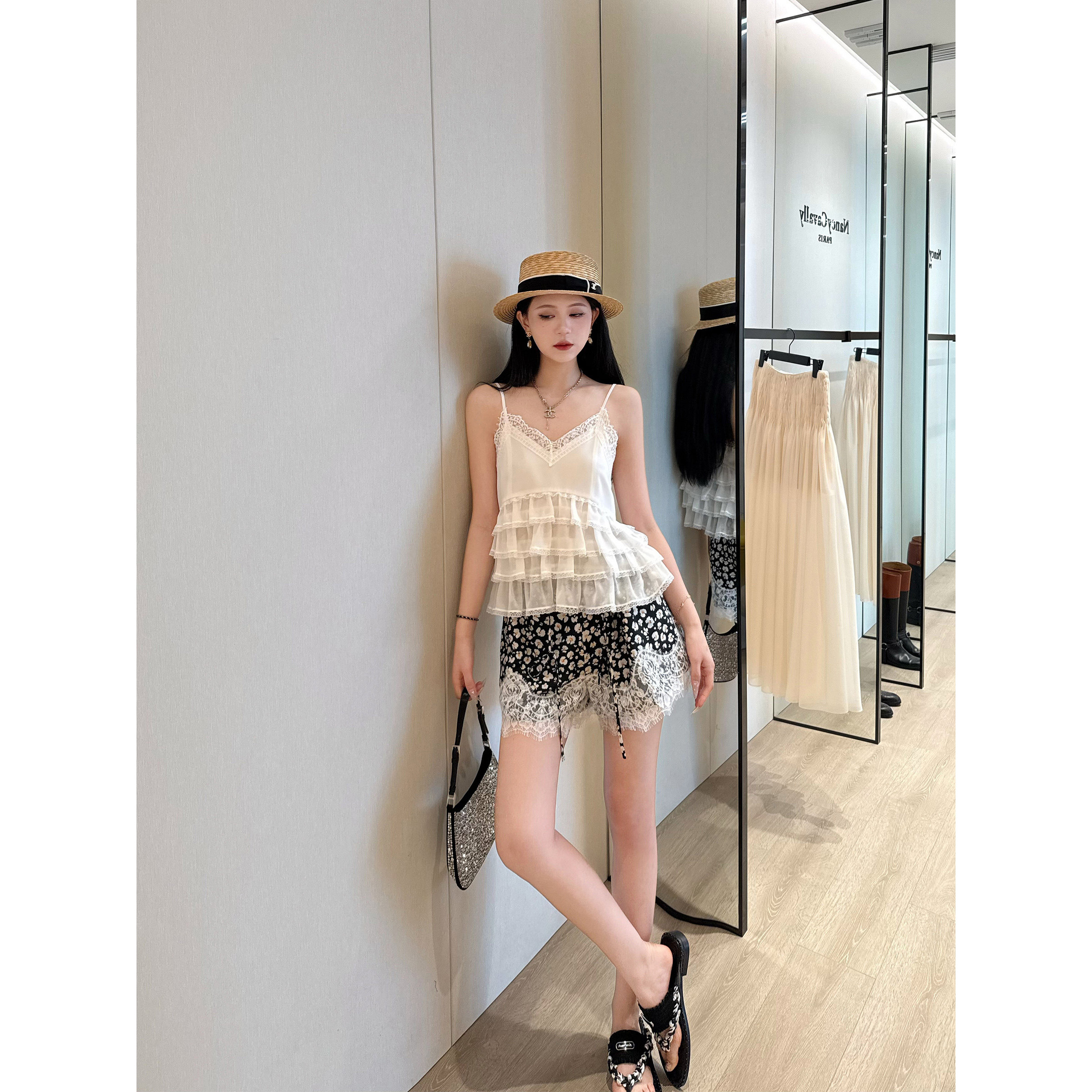 NancyCavally专柜款轻凉柔滑莫代尔/真丝复古睫毛蕾丝边碎花短裤