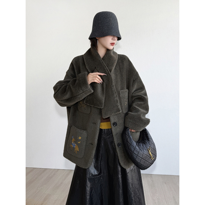 NancyCavally刺绣厚绒小马外套