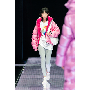 羽绒服 显白撞色连帽亮面短款 NancyCavally高品质白鹅绒 充绒381G