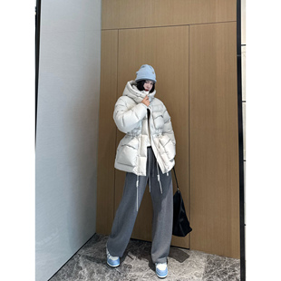 NancyCavally专柜款蓄热0压感95白鹅绒立体口袋可收腰面包羽绒服