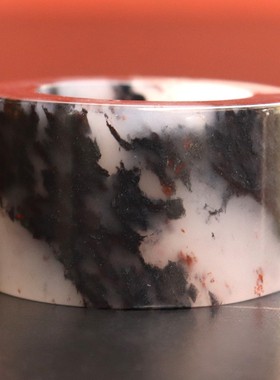 20内径17*5mm19g戒指把玩精雕龙戒戒指桂林鸡血玉石乾坤料黑底红