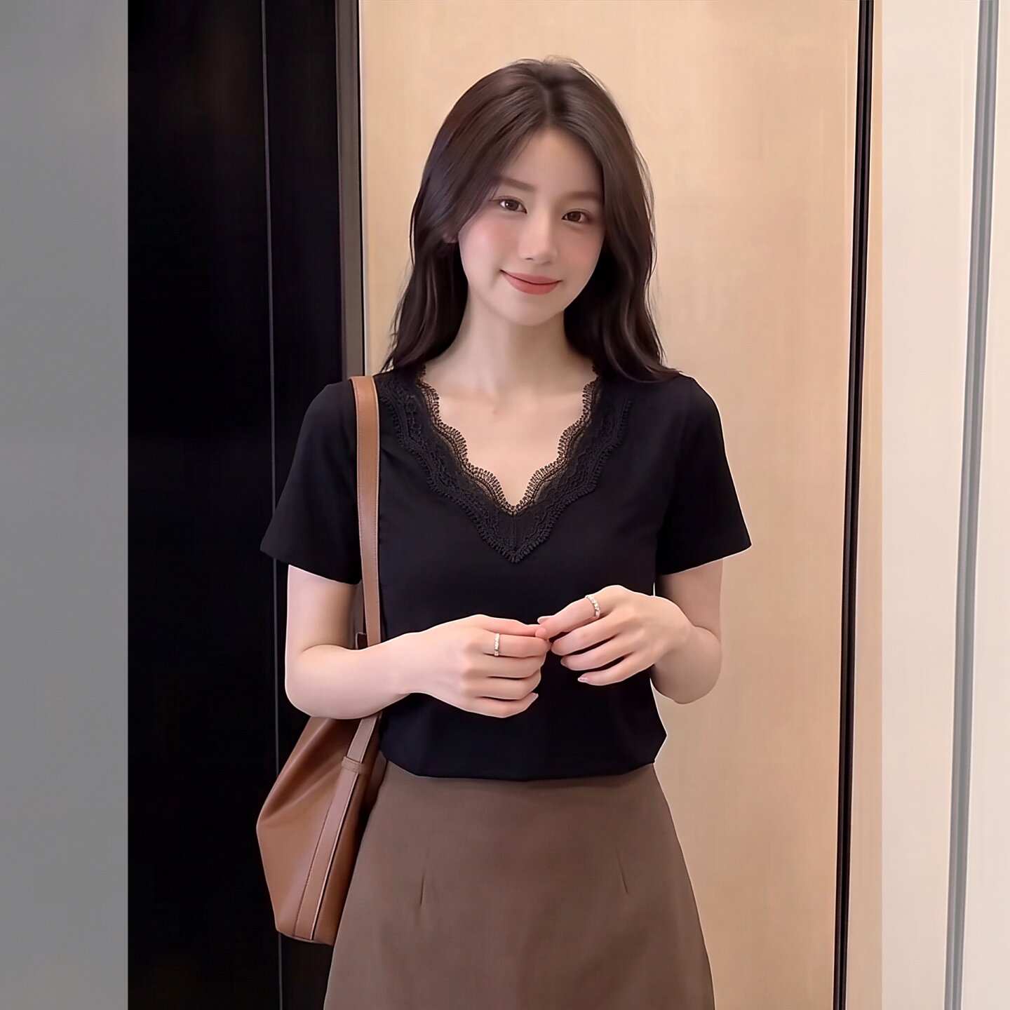 奢华夏季新款通勤风蕾丝边短袖衬衫女黑色百搭套头上衣舒适耐看