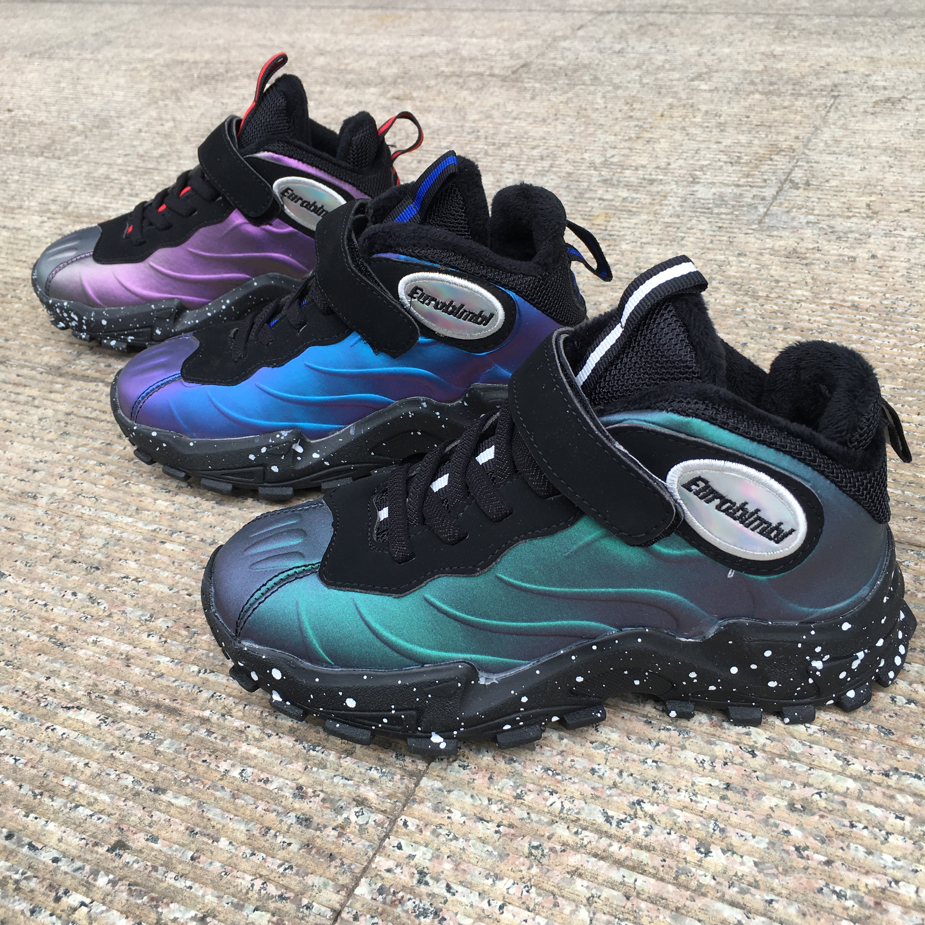 大童科技光感冬季机能鞋处理品