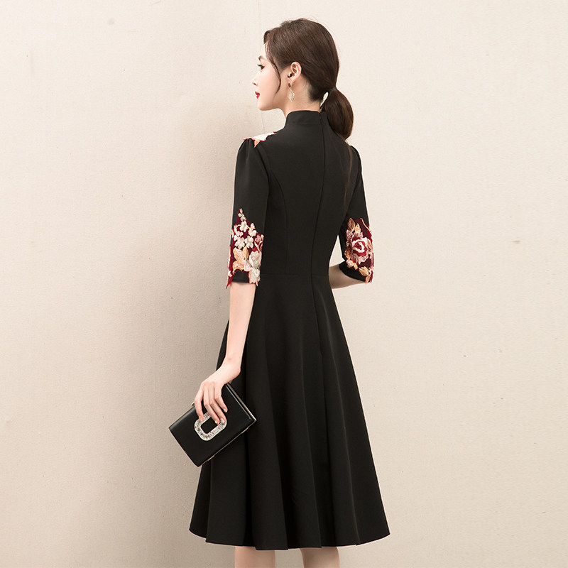 黑色小晚礼服女2024新款宴会高贵气质名媛复古短款中式立领连衣裙