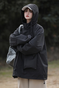户外冲锋衣女款春秋新款宽松运动美式夹克外套开衫设计感上衣图片