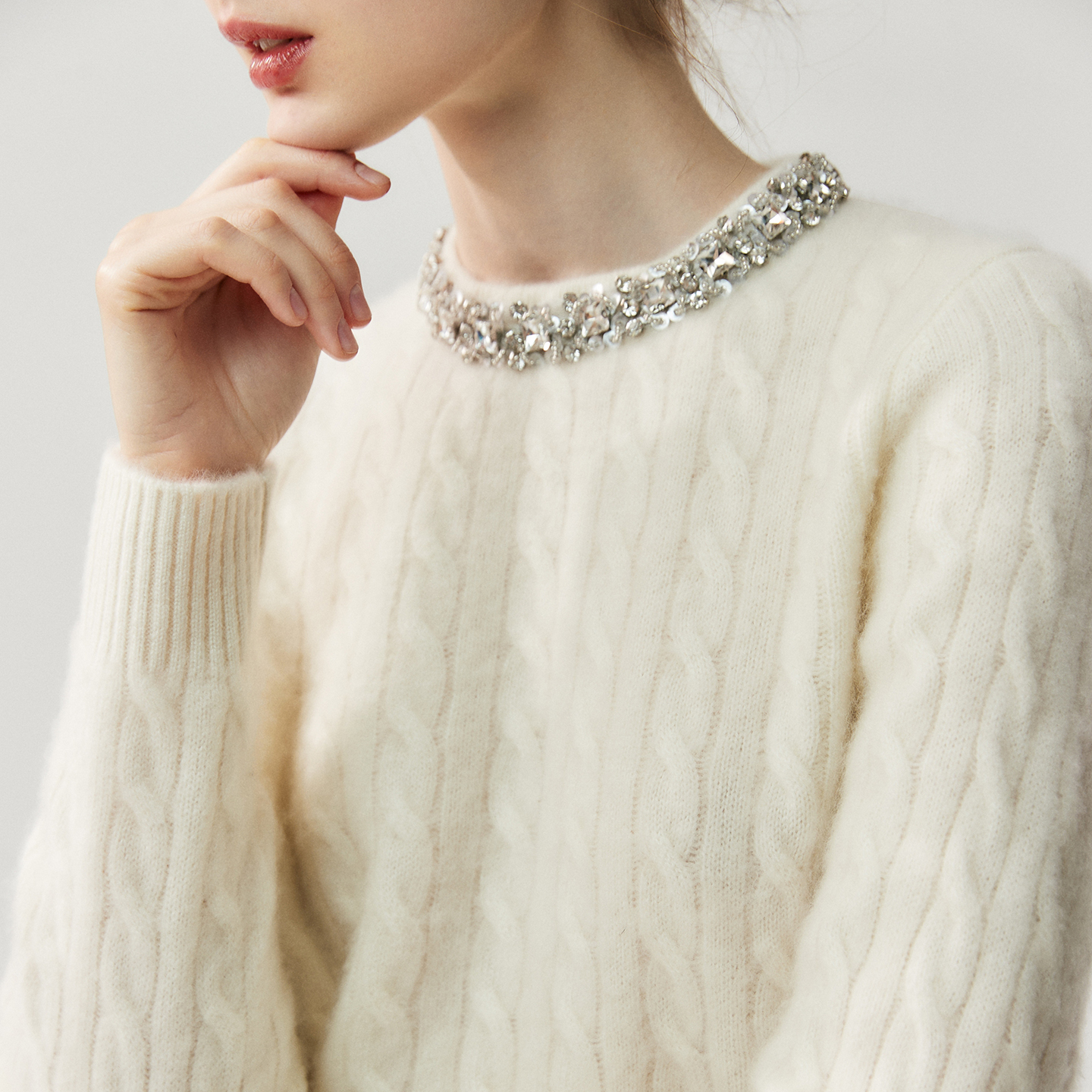 保暖发热长袖慵懒带钻麻花羊绒衫