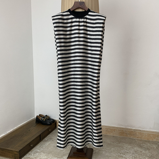 时髦垫肩直角肩无袖 真丝连衣裙宽松背心裙女 型好显瘦 炸裂推荐