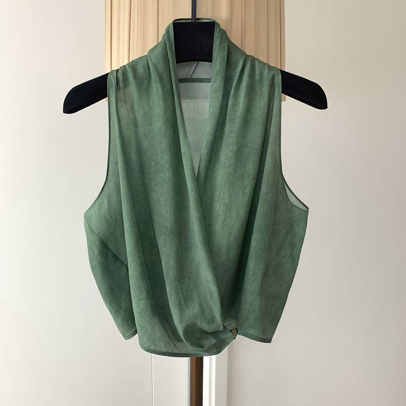 高知优雅 桑蚕丝交叠式V领挂脖无袖度假风上衣高级感露肩真丝衬衫