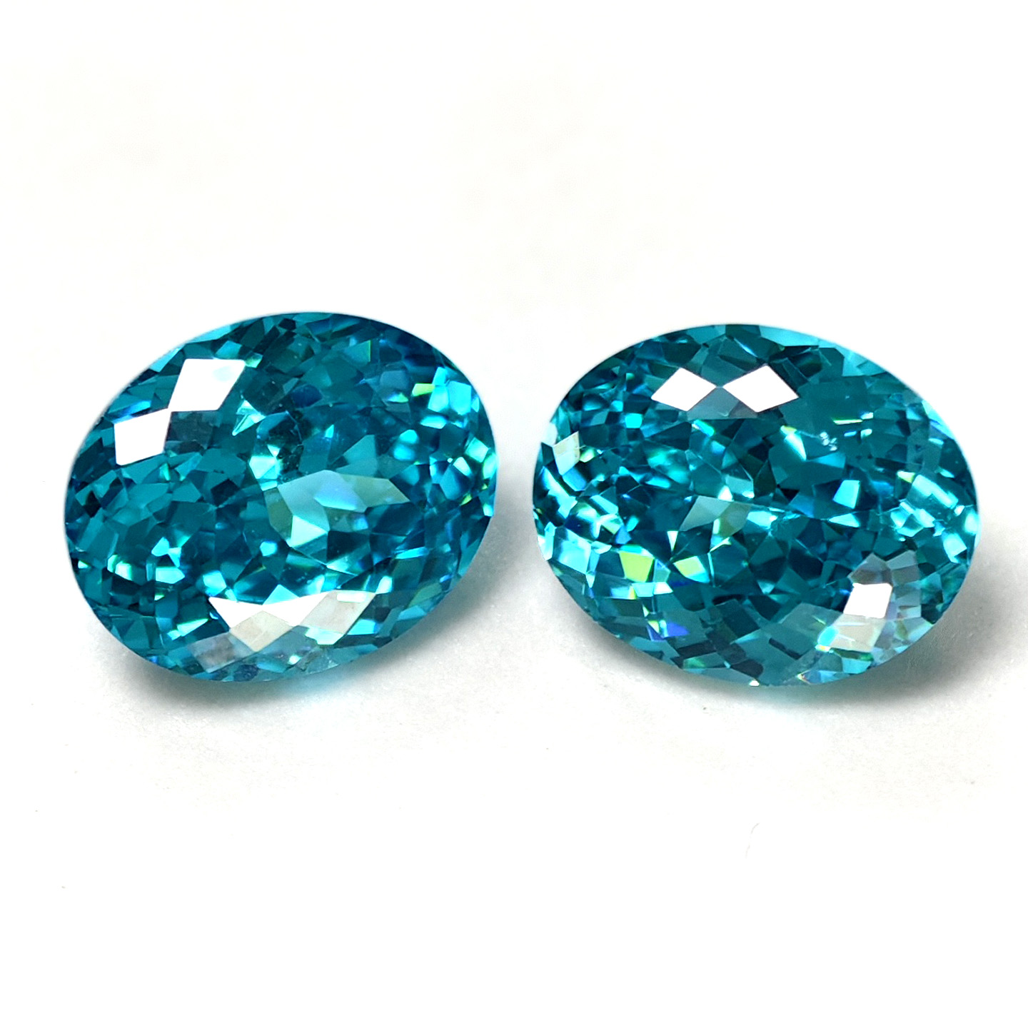 鸟巢高精切霓虹蓝帕拉伊巴裸石