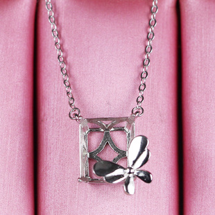 雷迪恩冰花切10X12宝石高碳钻项链托空托蝴蝶吊坠拖镶嵌女925纯银