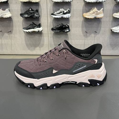 Skechers斯凯奇秋季女款防滑轻便时尚舒适户外休闲运动鞋180114