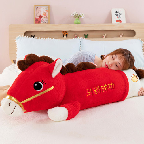 马年吉祥物趴马抱枕毛绒玩具红色生肖马玩偶马上有钱床上睡觉抱枕