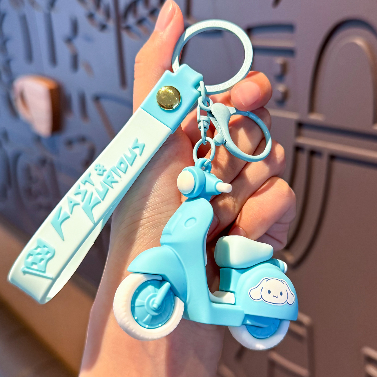 创意电动车钥匙扣女可爱立体公仔小车挂饰精致学生书包挂件