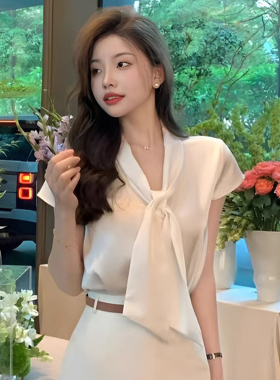 白色飘带短袖衬衫女夏季小个子v领衬衣设计感职业通勤雪纺上衣