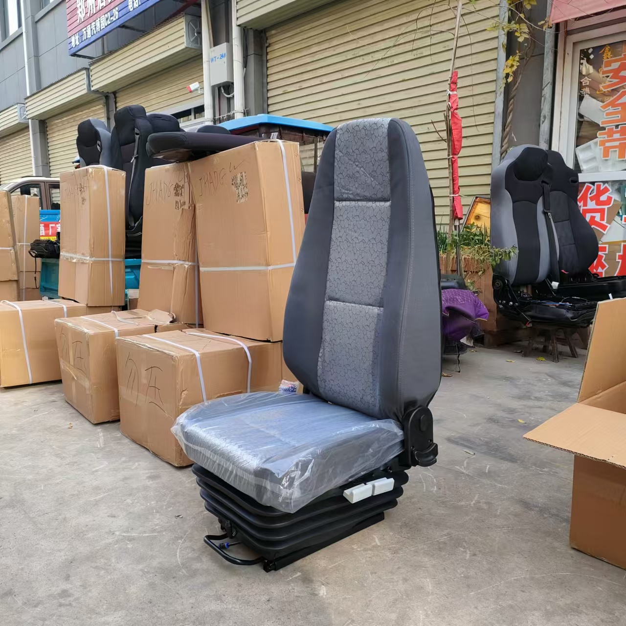 适用于新大威解放悍威气囊座椅总成驾驶室主座椅原厂配件空气悬浮