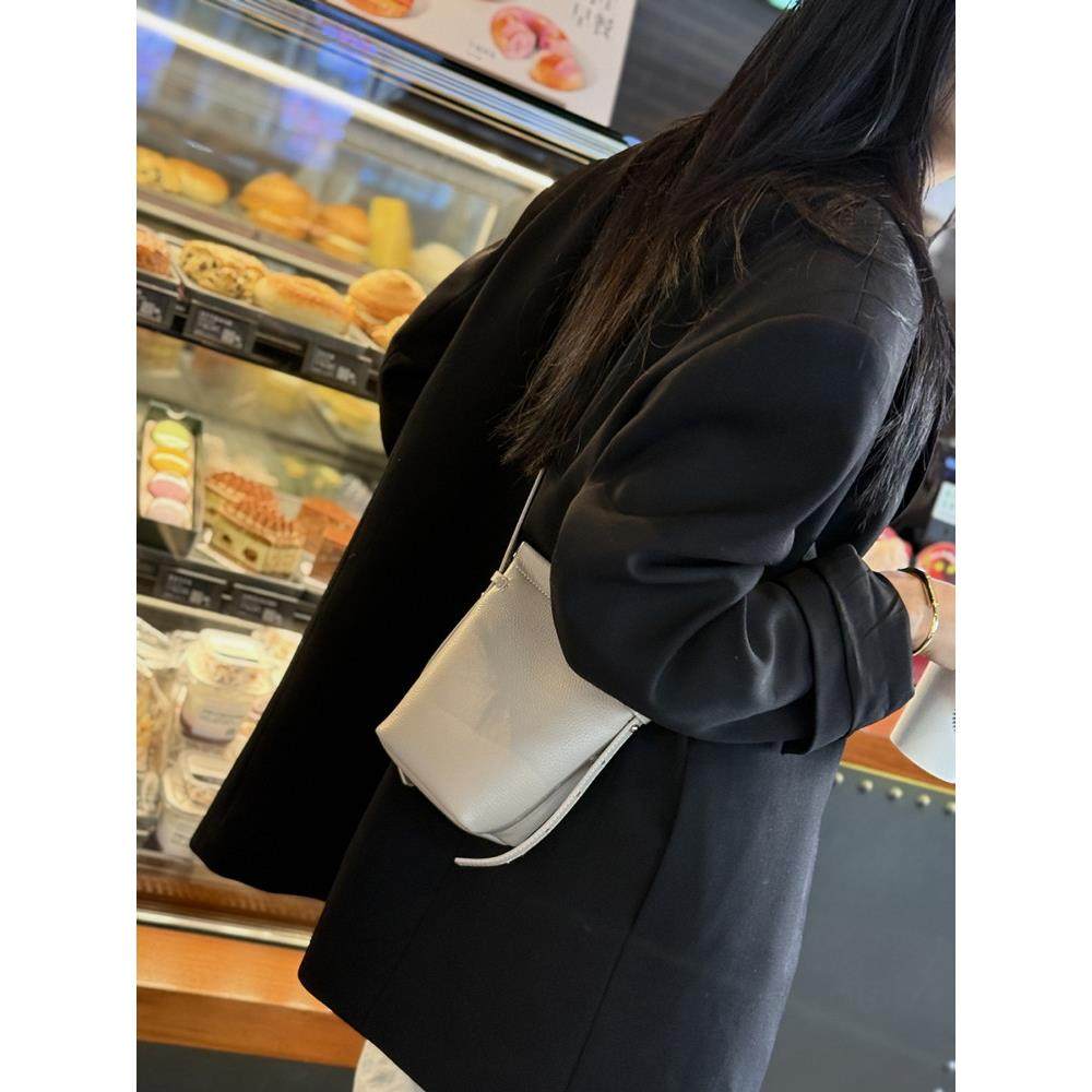 牛皮水桶女包逛街洋气单肩斜挎真皮迷你小包包女2025新款放包,箱包皮具/热销女包/男包,水桶包,淘宝优惠券,粉丝福利购,淘宝优惠卷