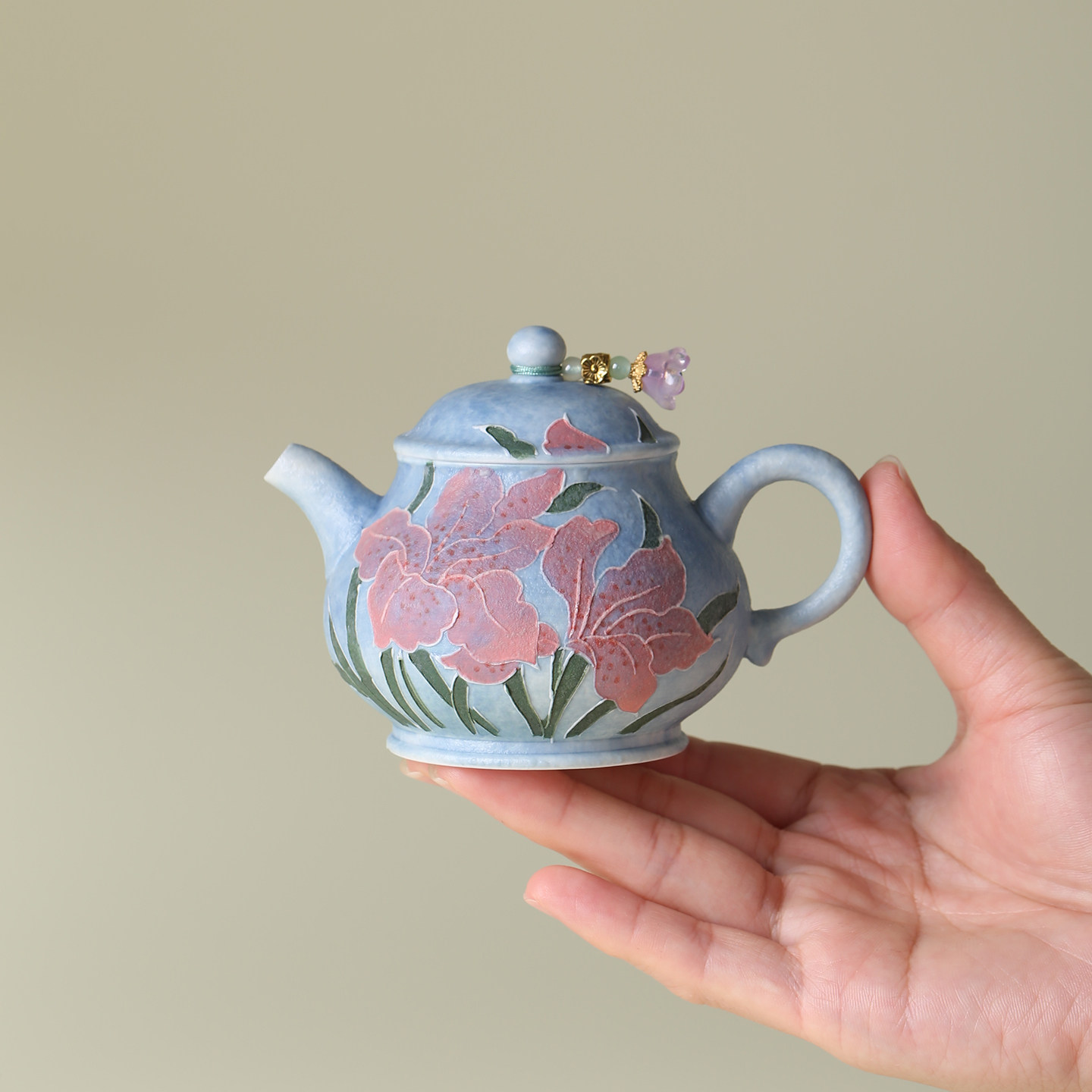 雾蓝哑光鸢尾花小潘壶手绘浮雕茶壶茶杯陶瓷家用功夫茶具小单壶 - 实物图