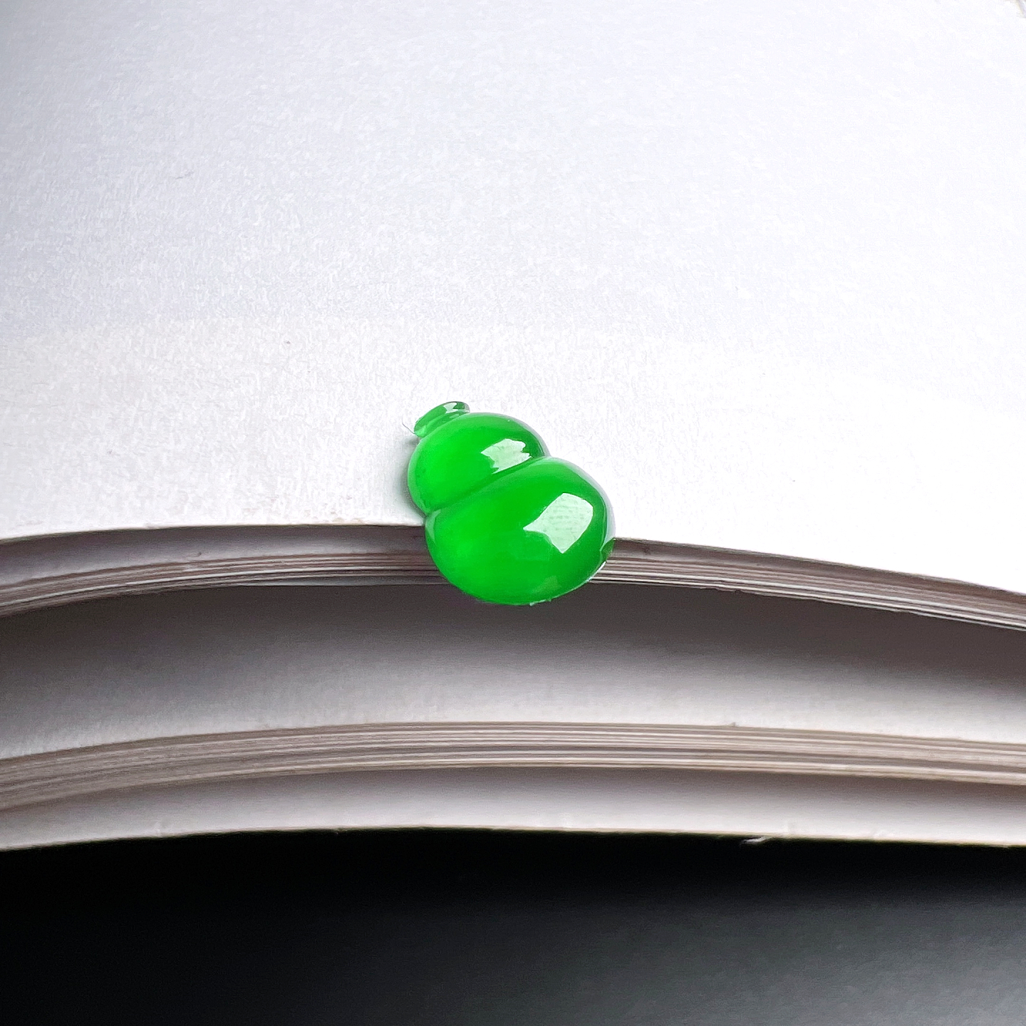 天然A货翡翠冰种正阳绿葫芦裸石