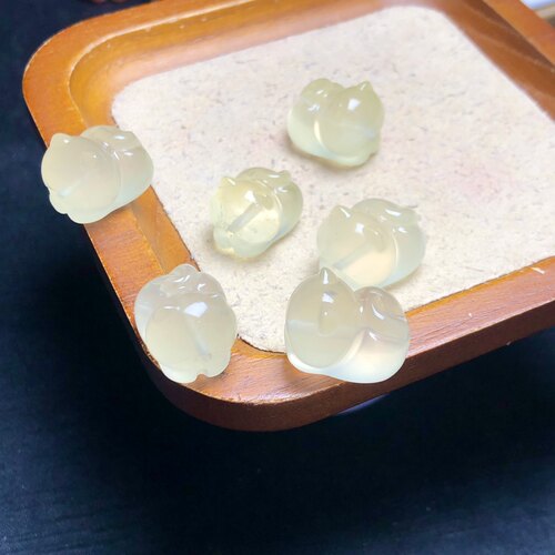 天然黄水晶雕刻趴趴猫手工diy手链项链吊坠手机链包挂水晶配饰