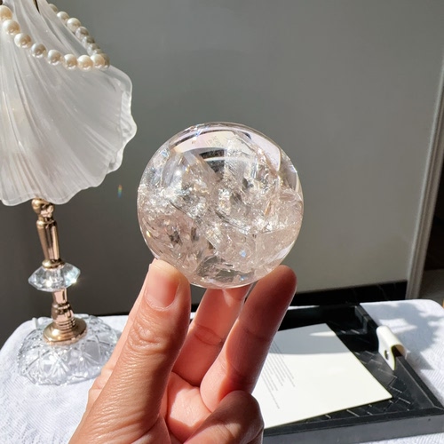 天然白水晶印度喜马香槟色阿赛钻石碎彩星河透体球摆件一物一图