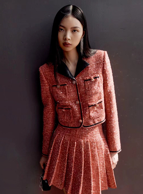 SP新年胶囊~24早春新年红撞色西装领亮片串珠上衣百褶裙女套装