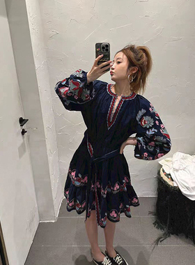 明星同款~ 美式风浮雕彩花刺绣藏蓝色V领撞色复古上衣连衣裙短袖