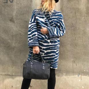 亏清法式尾货迷彩开衫毛衣女 斑马条纹宽领保暖外套大衣