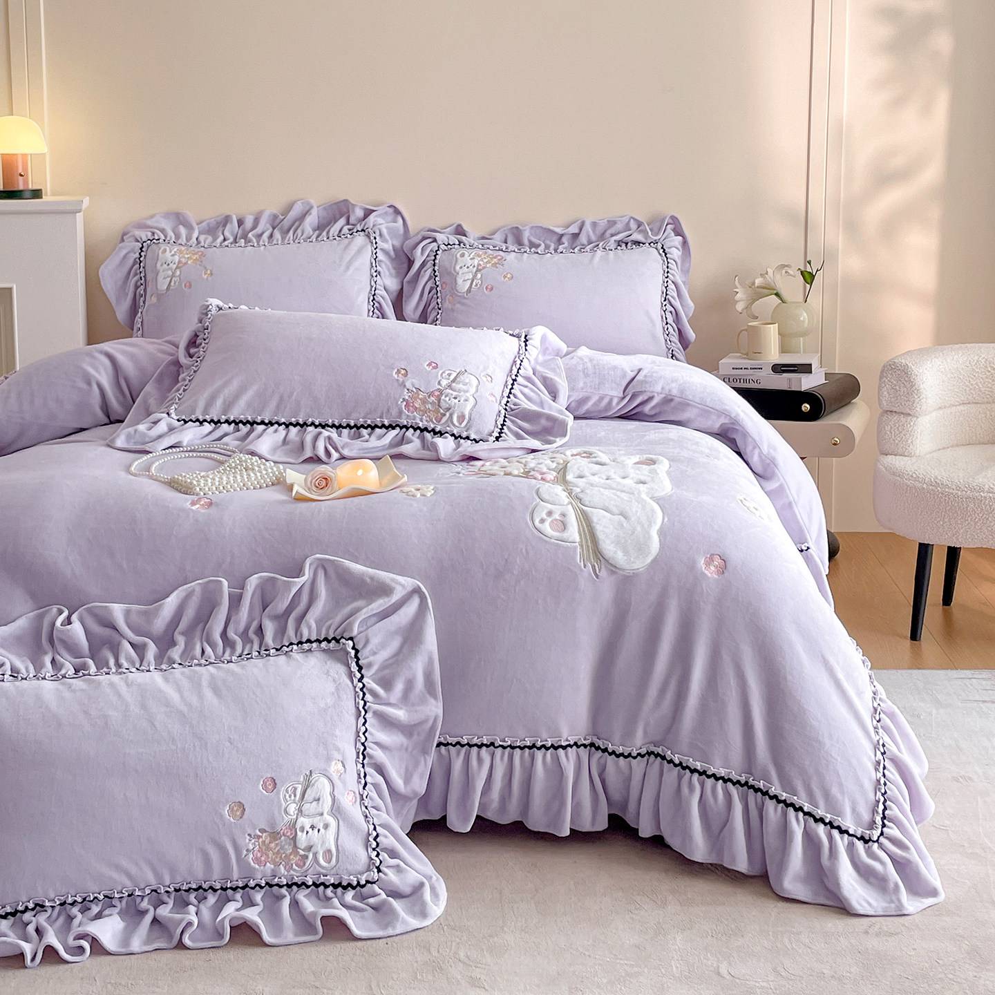 2025新款牛奶绒床上四件套加厚保暖贴布绣花宝宝绒被套床单床笠式