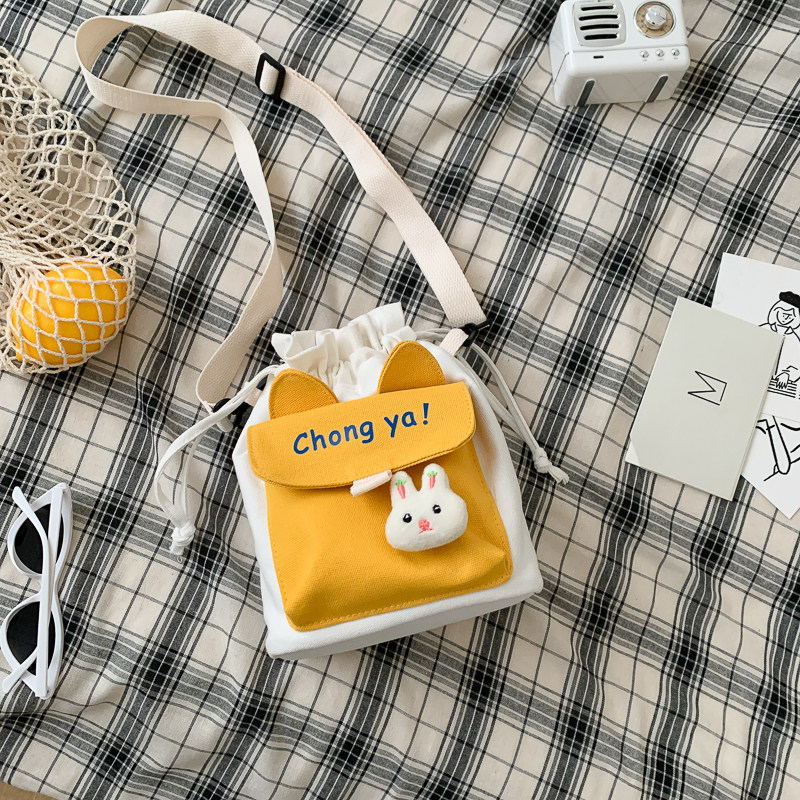 可爱小包包2020新款韩国ins女包原宿帆布斜挎包女学生单肩水桶包