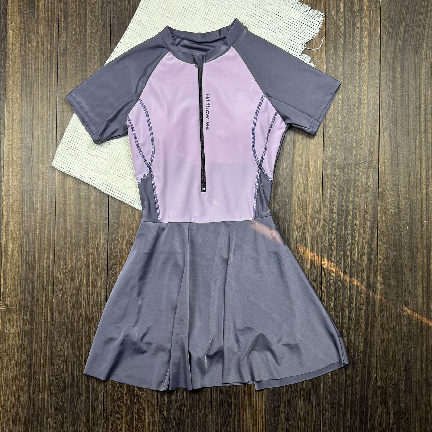 保守运动风连体泳衣女小胸显瘦遮肚ins少女学生温泉度假游泳装