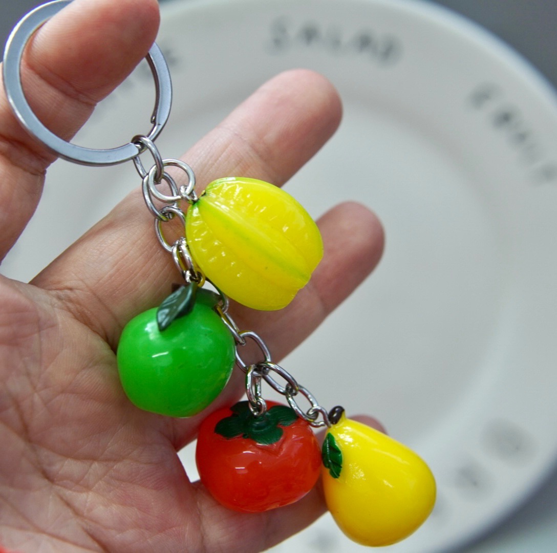 卡通树脂迷你水果钥匙扣仿真水果节日小礼品杨桃雪梨柿子挂件配饰